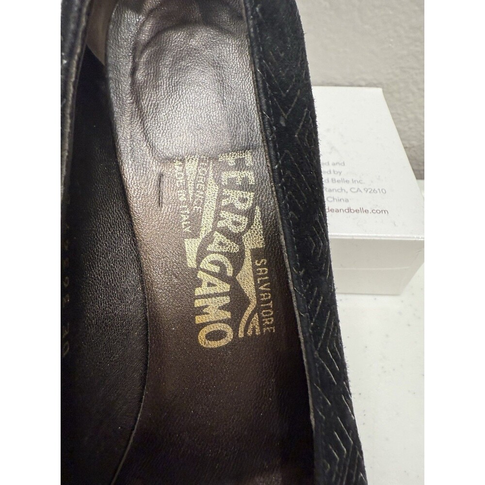 Salvatore Ferragamo Pumps Low Heel Size 9 AA Black Suede Shoes - Picture 9 of 10